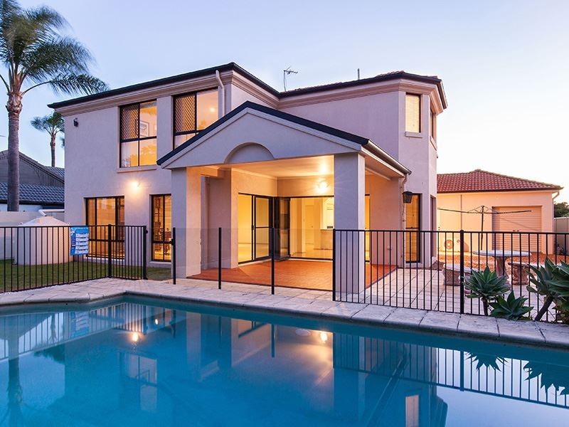 48 Edinburgh Road, Benowa QLD 4217