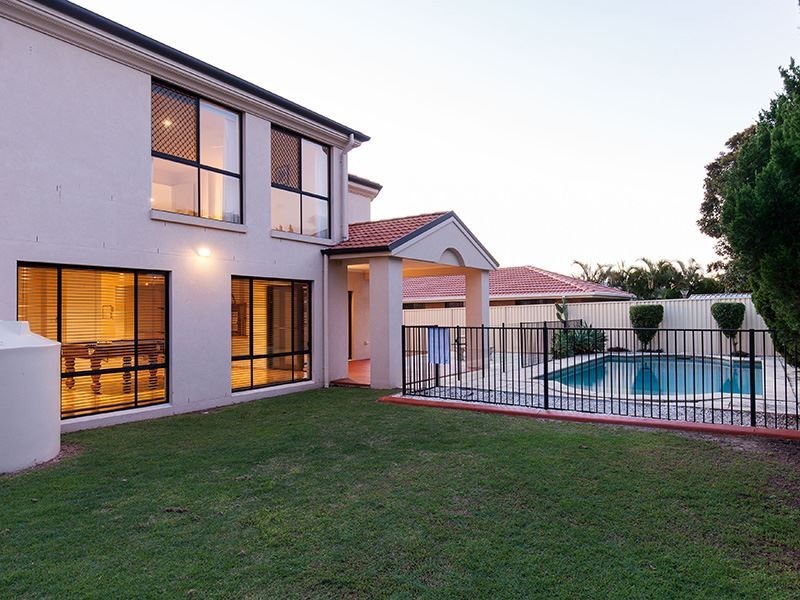 48 Edinburgh Road, Benowa QLD 4217