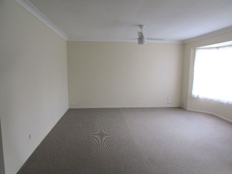 94 Castile Crescent, Edens Landing QLD 4207