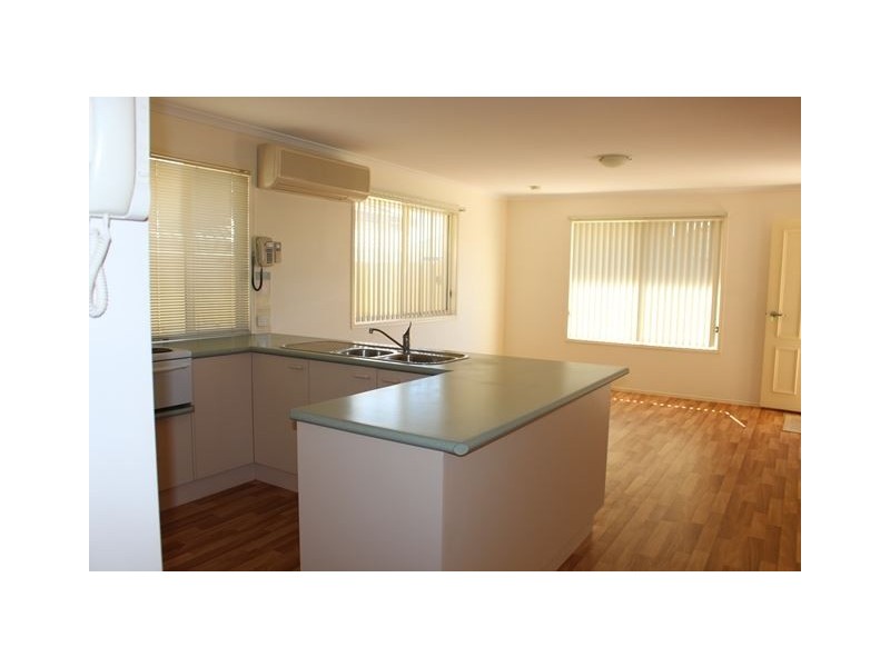 202/16 Holzheimer Road, Bethania QLD 4205