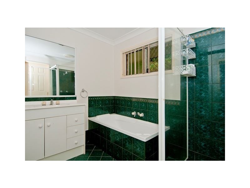 49 Chatfield Street, Edens Landing QLD 4207