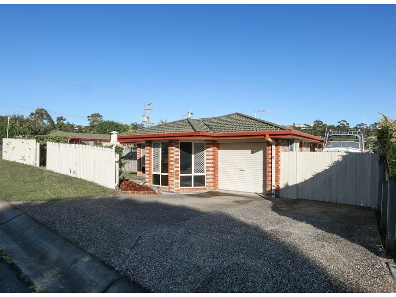 2 Eden Close, Edens Landing QLD 4207