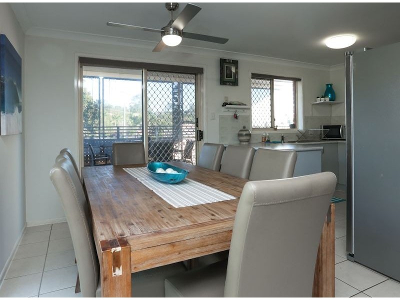 2 Eden Close, Edens Landing QLD 4207