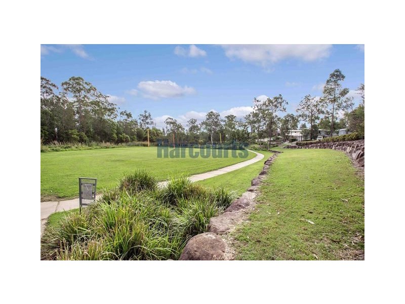 61 Woodlands Blvd, Waterford QLD 4133