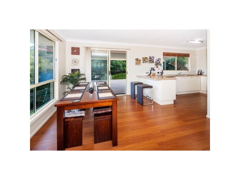 6 Laura Ct, Mount Warren Park QLD 4207