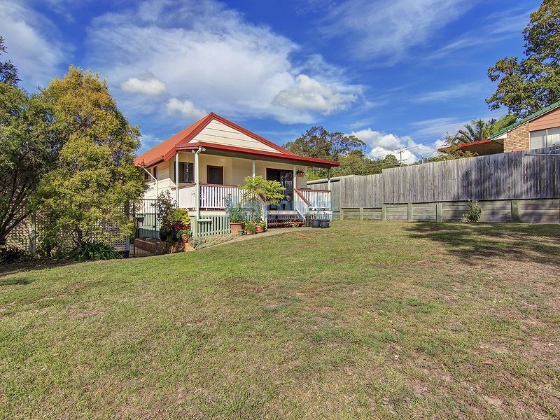 19 Lima Street, Edens Landing QLD 4207