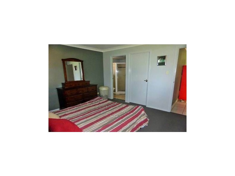 16 Ernest Street, Windaroo QLD 4207