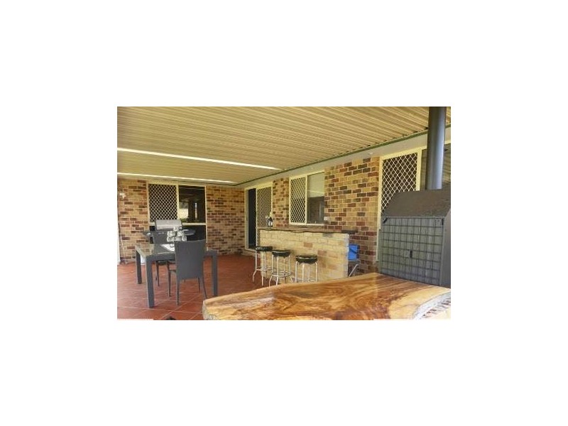 16 Ernest Street, Windaroo QLD 4207