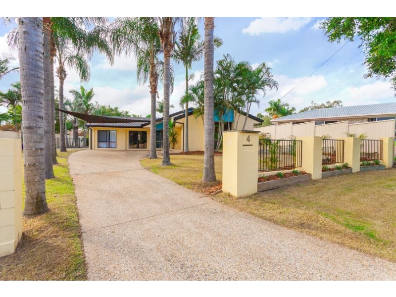 4 Richter Court, Edens Landing QLD 4207