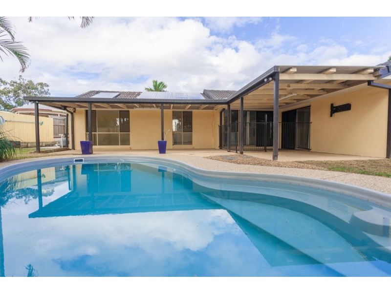 4 Richter Court, Edens Landing QLD 4207