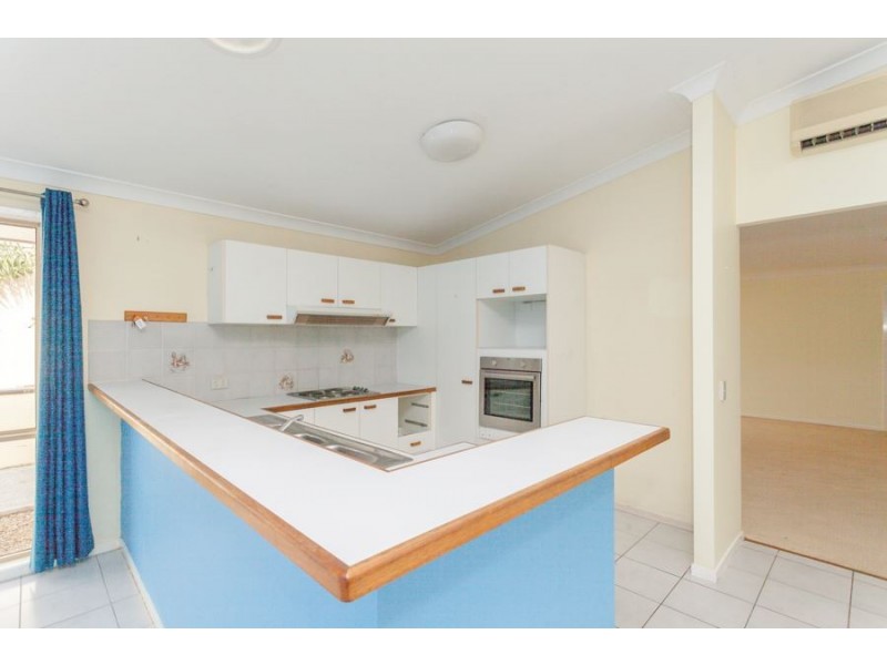 4 Richter Court, Edens Landing QLD 4207