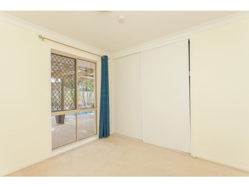 4 Richter Court, Edens Landing QLD 4207
