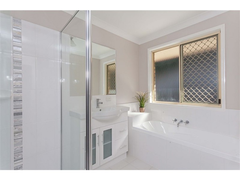 44 Avonmore Street, Edens Landing QLD 4207