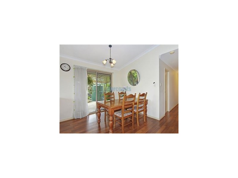 1 Tregana Crt, Edens Landing QLD 4207