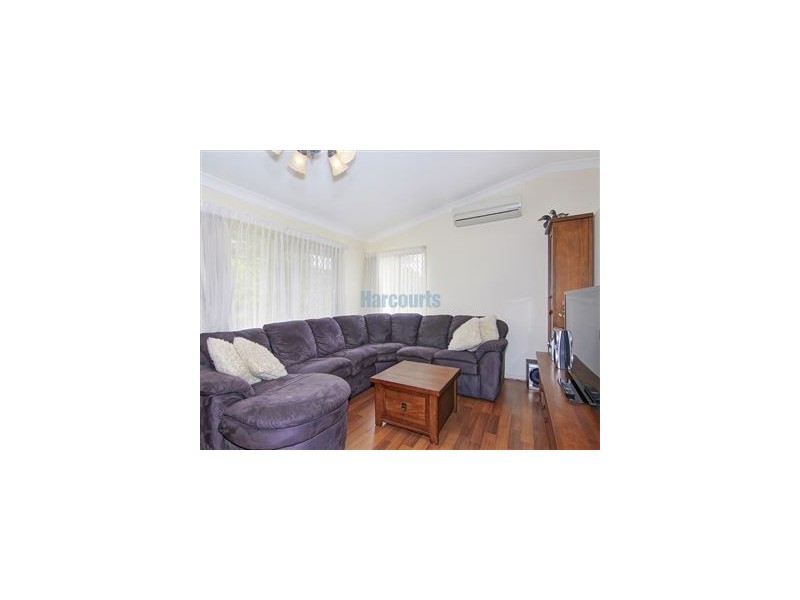 1 Tregana Crt, Edens Landing QLD 4207