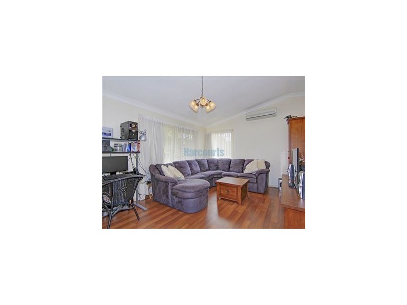 1 Tregana Crt, Edens Landing QLD 4207