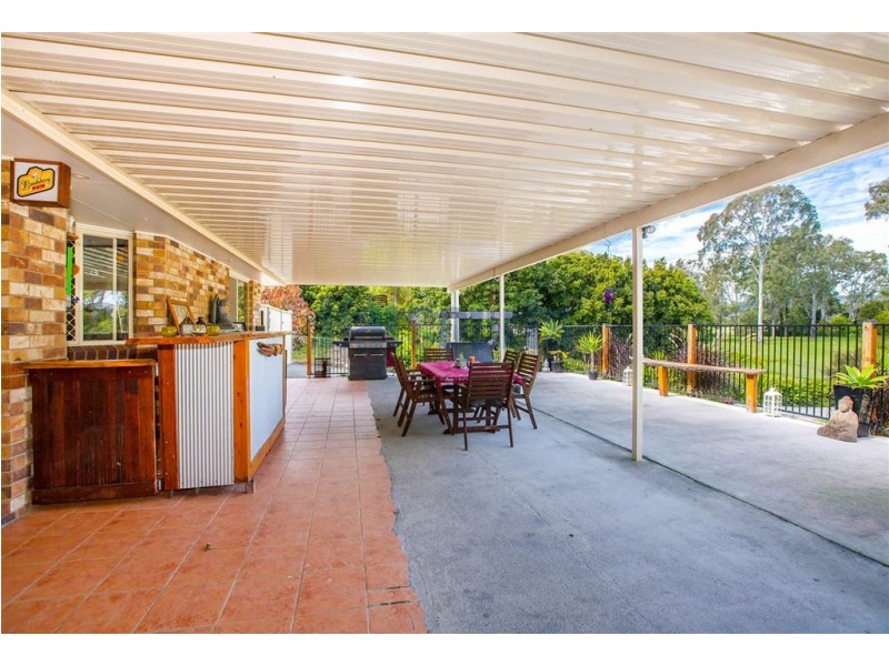 42 Yvonne Cr, Mount Warren Park QLD 4207
