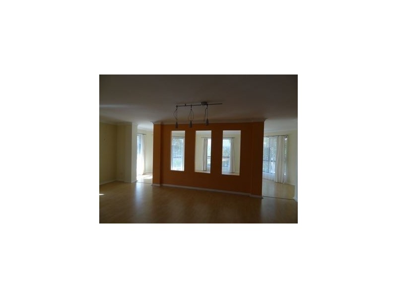 10 Kempe Place, Edens Landing QLD 4207