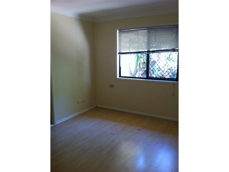 10 Kempe Place, Edens Landing QLD 4207