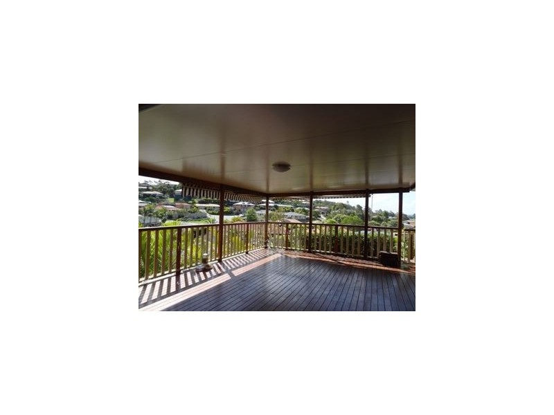 10 Kempe Place, Edens Landing QLD 4207