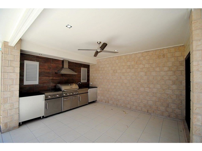 26 Long Island Drive, Windaroo QLD 4207