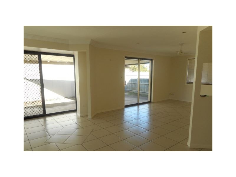 33 Robert Stanley Drive, Mount Warren Park QLD 4207