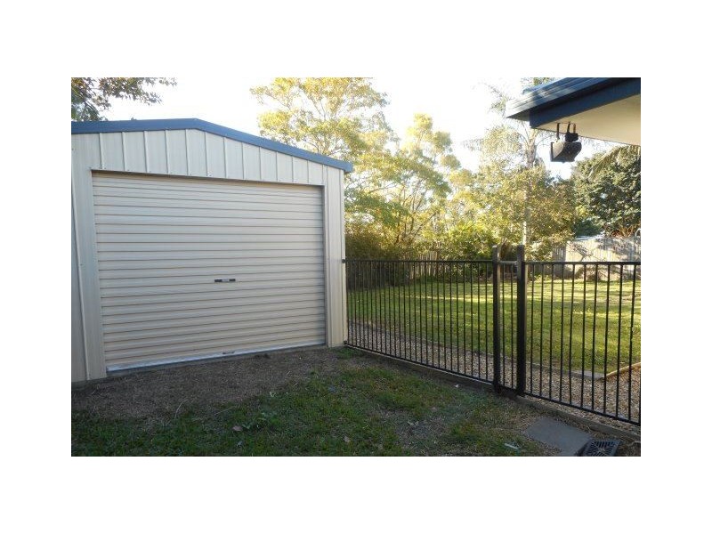 33 Robert Stanley Drive, Mount Warren Park QLD 4207