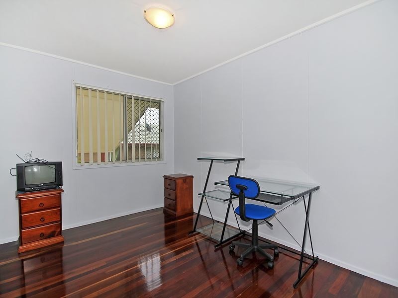 7 Hughes Street, Eagleby QLD 4207