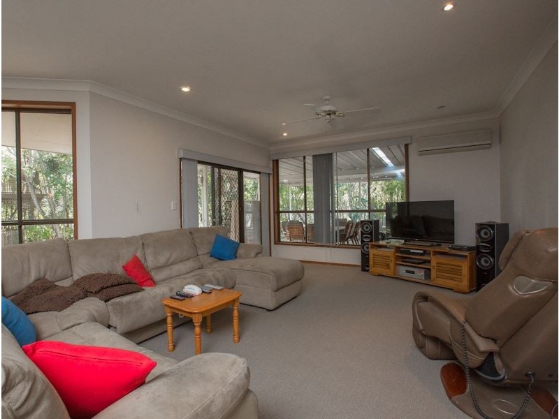 90 Grassdale Street, Buccan QLD 4207