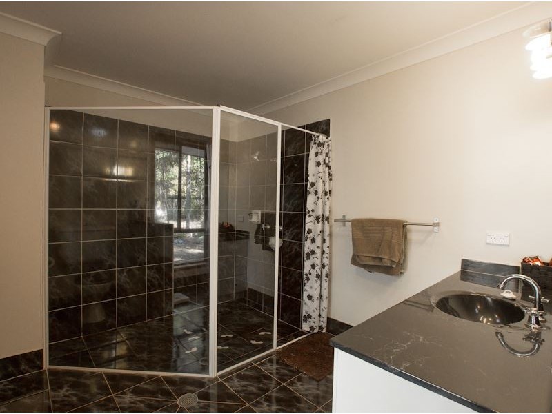 90 Grassdale Street, Buccan QLD 4207