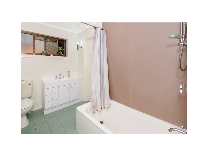 8 Katrina Cresent, Waterford West QLD 4133