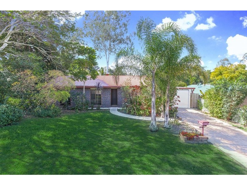 3 Brim Ct, Edens Landing QLD 4207