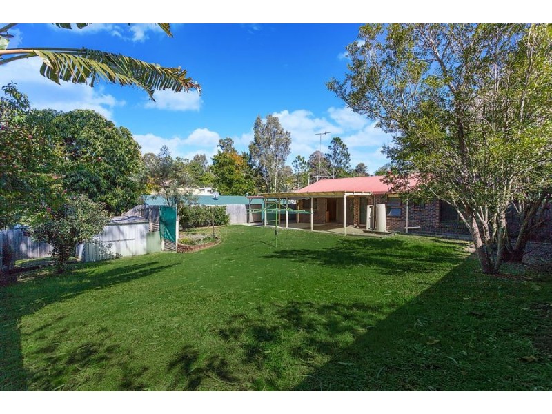 3 Brim Ct, Edens Landing QLD 4207