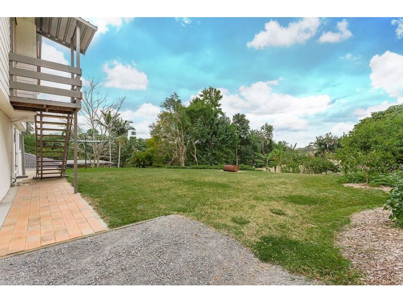 23 Auburn Street, Edens Landing QLD 4207