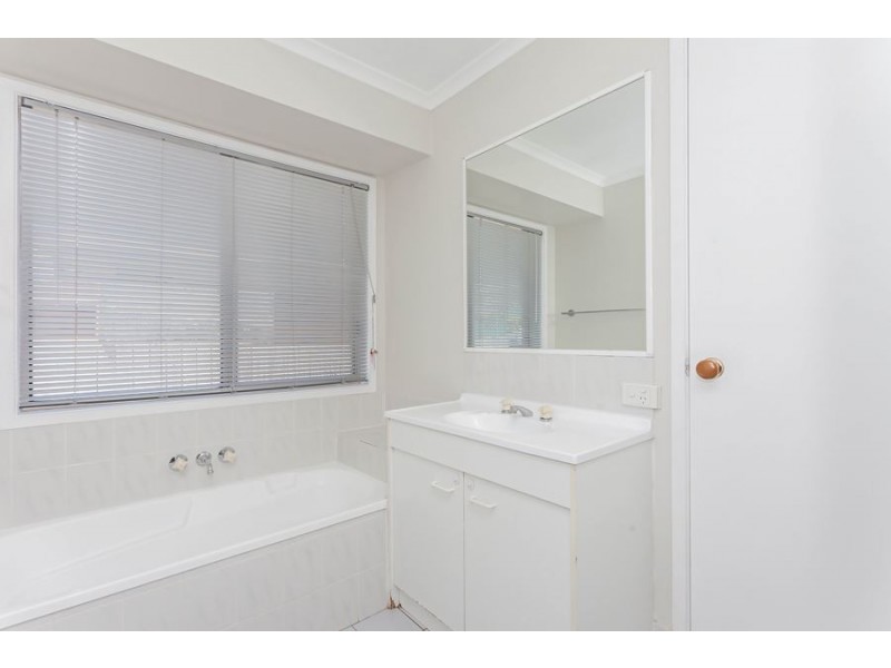32 Copperfield Drive, Eagleby QLD 4207