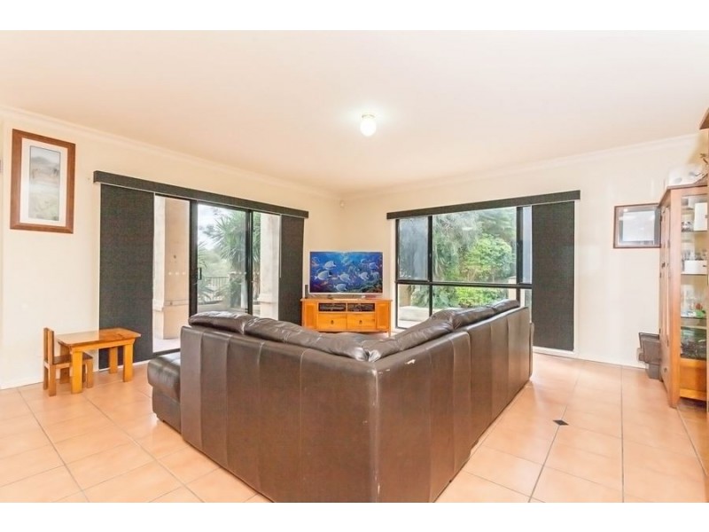 20 Lucy Drive, Edens Landing QLD 4207