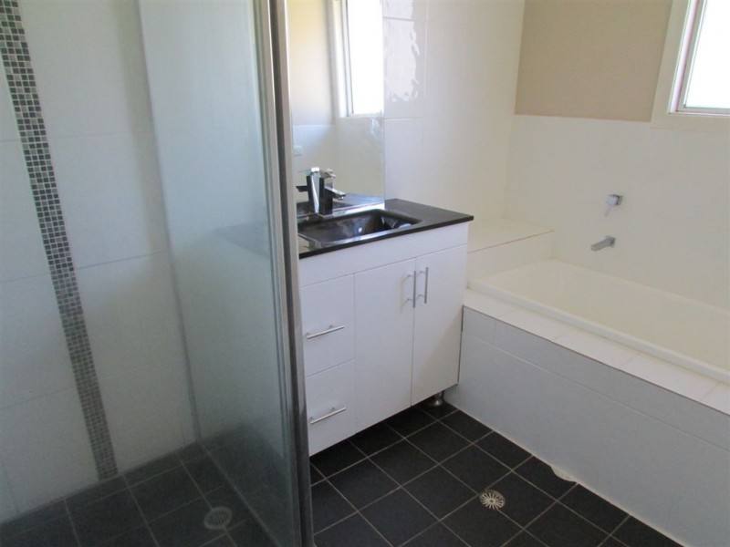 4 Bergomi Court, Eagleby QLD 4207