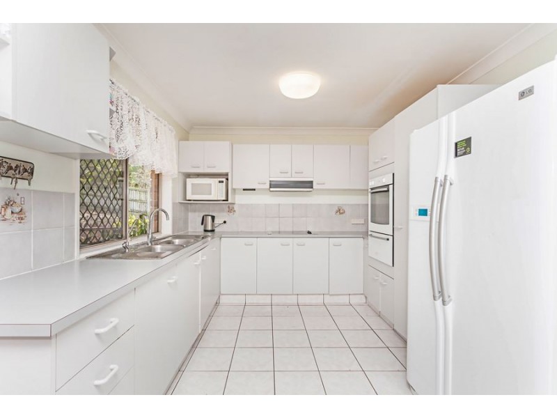 40 Castile Cres, Edens Landing QLD 4207