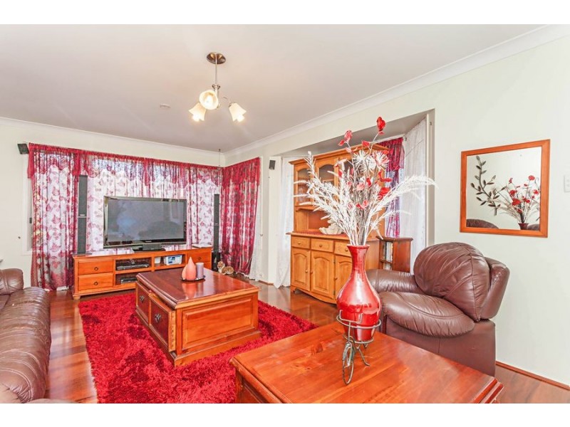 40 Castile Cres, Edens Landing QLD 4207