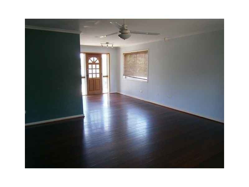 28 Meadow Cres, Beenleigh QLD 4207