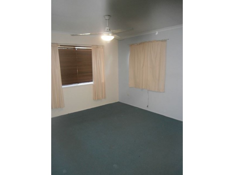 28 Meadow Cres, Beenleigh QLD 4207