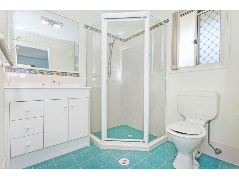 60 Loane Drive, Edens Landing QLD 4207