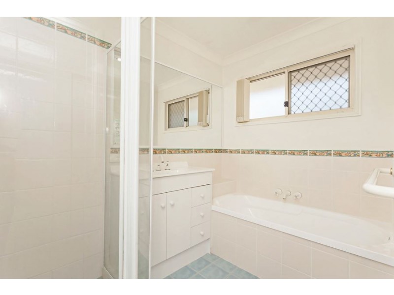 60 Loane Drive, Edens Landing QLD 4207