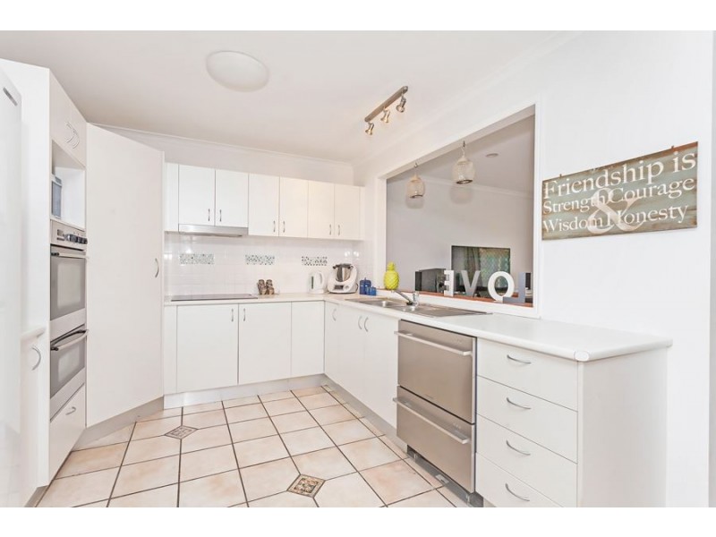 5 Natone Court, Edens Landing QLD 4207