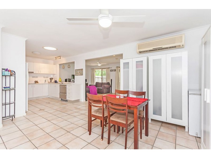 5 Natone Court, Edens Landing QLD 4207