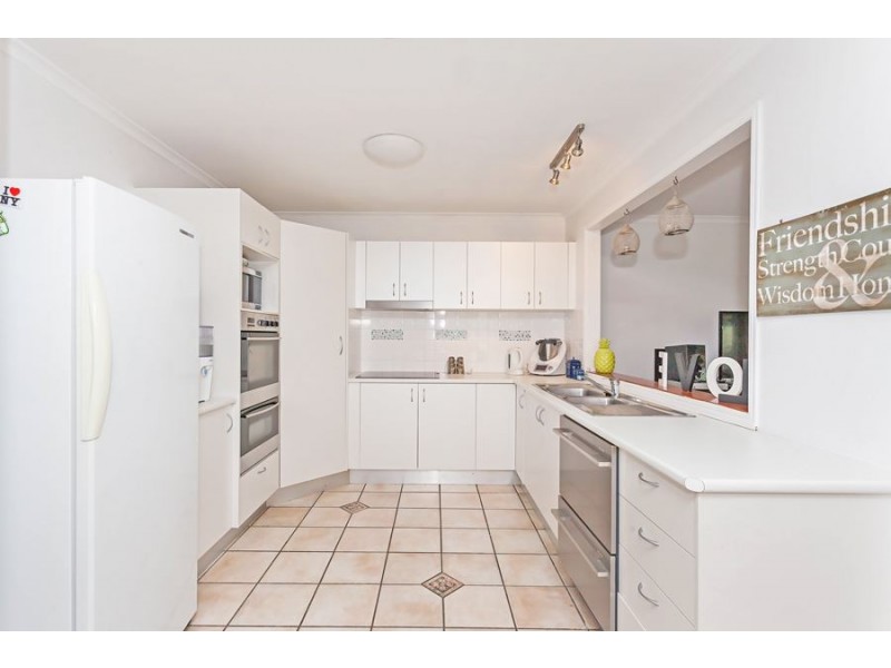 5 Natone Court, Edens Landing QLD 4207
