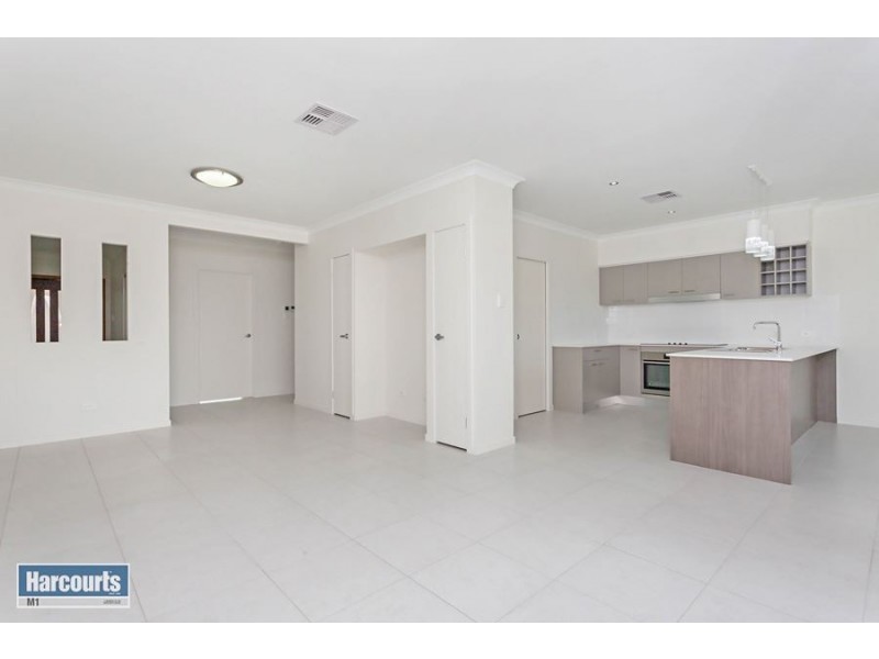 2/1 Anna Louise Terrace, Windaroo QLD 4207