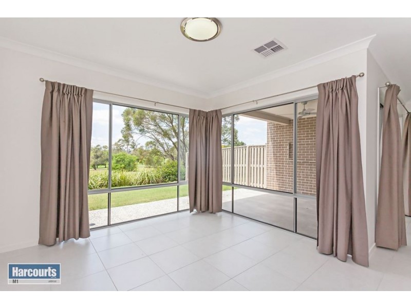 2/1 Anna Louise Terrace, Windaroo QLD 4207