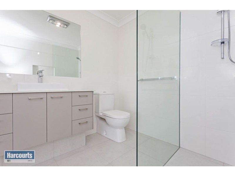 2/1 Anna Louise Terrace, Windaroo QLD 4207