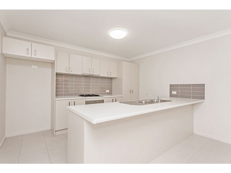 8 Tiffany Way, Pimpama QLD 4209